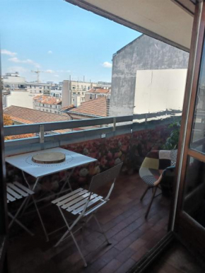 Studio Proche Paris/lieux touristiques, lumineux.